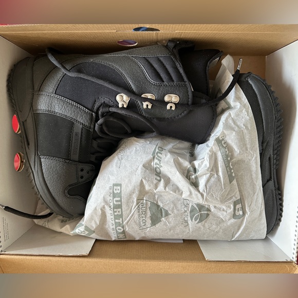 NIB Burton Freestyle snowboarding boots - Picture 2 of 4